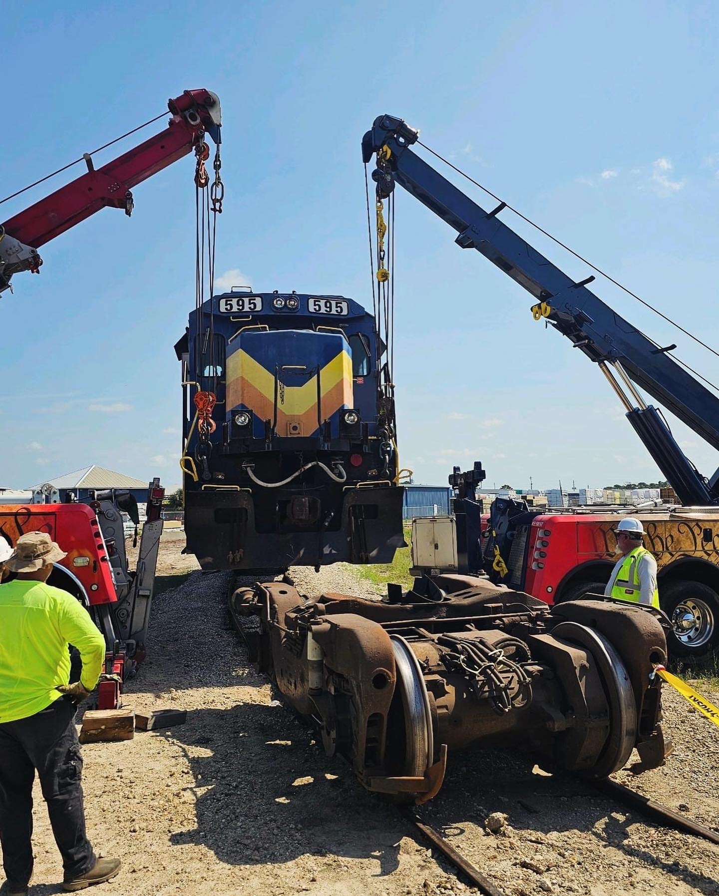 GE Dash 8 traction motor replacement on site at Seminole Gulf Railway in Ft. Myers, FL